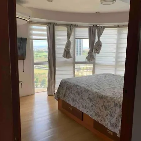 A2J Luxury 2Br Loft Bgc Taguig Near High Street Apartment